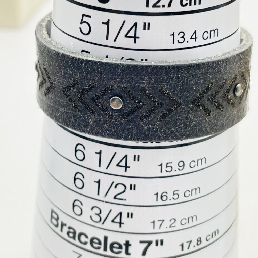 MOST WANTED Handcrafted Leather Bracelet Silver Tone Snaps Arrow Accents Tagged - Picture 4 of 6